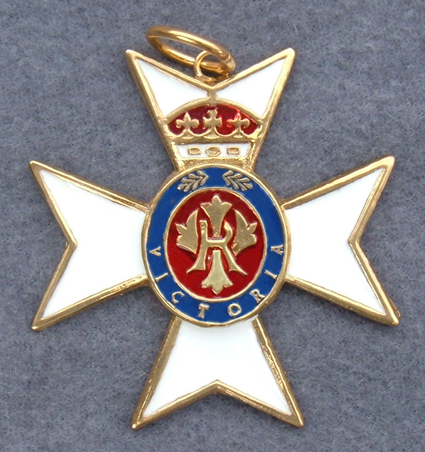 Royal Victorian Order Sash Badge